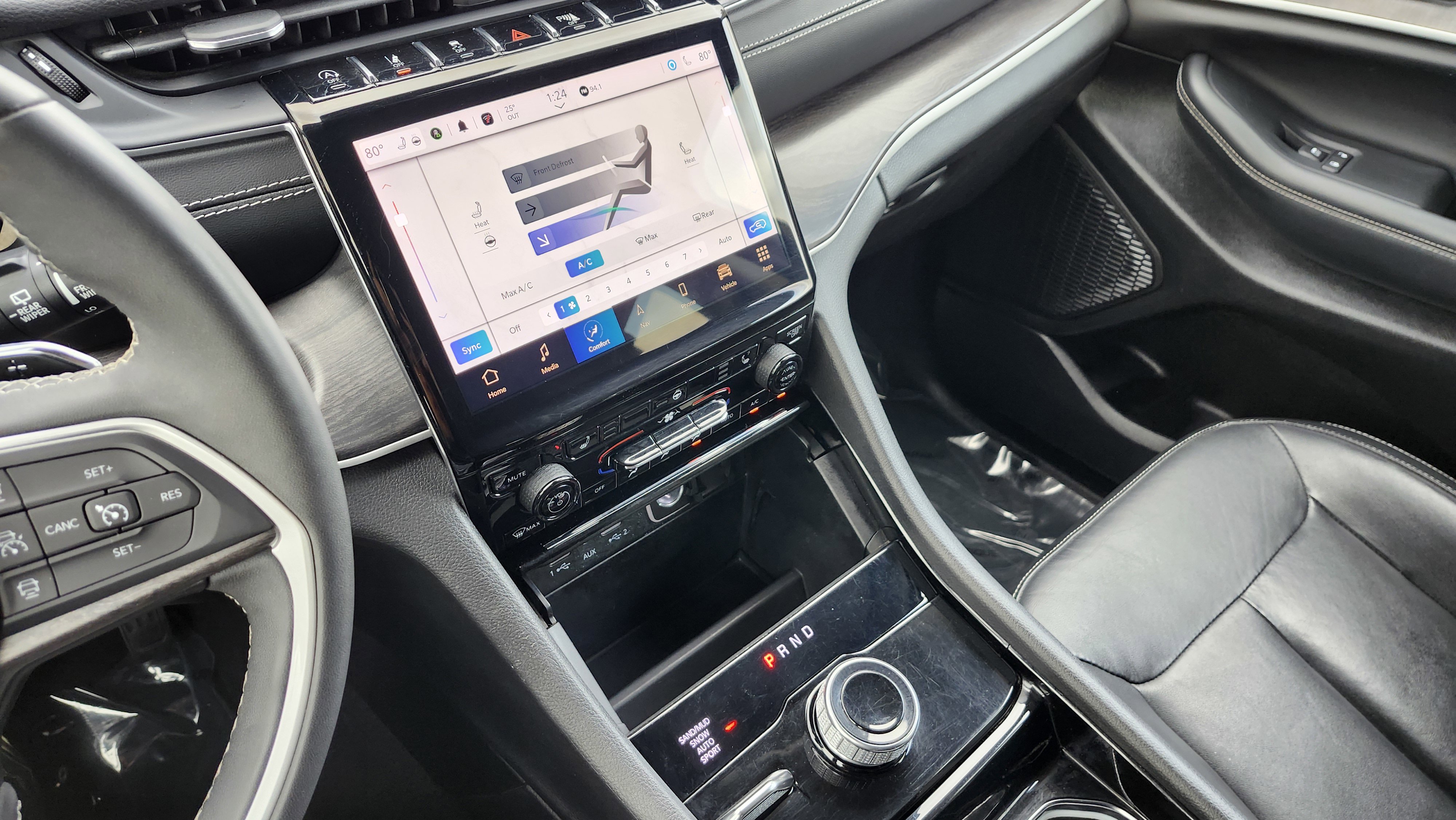 Used 2023 Jeep Grand Cherokee Limited image 32