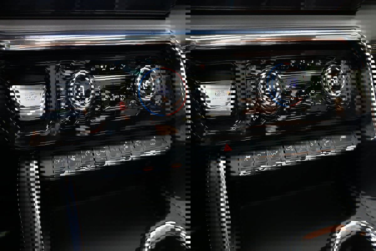 Used 2024 GMC Sierra 1500 Denali Ultimate image 31