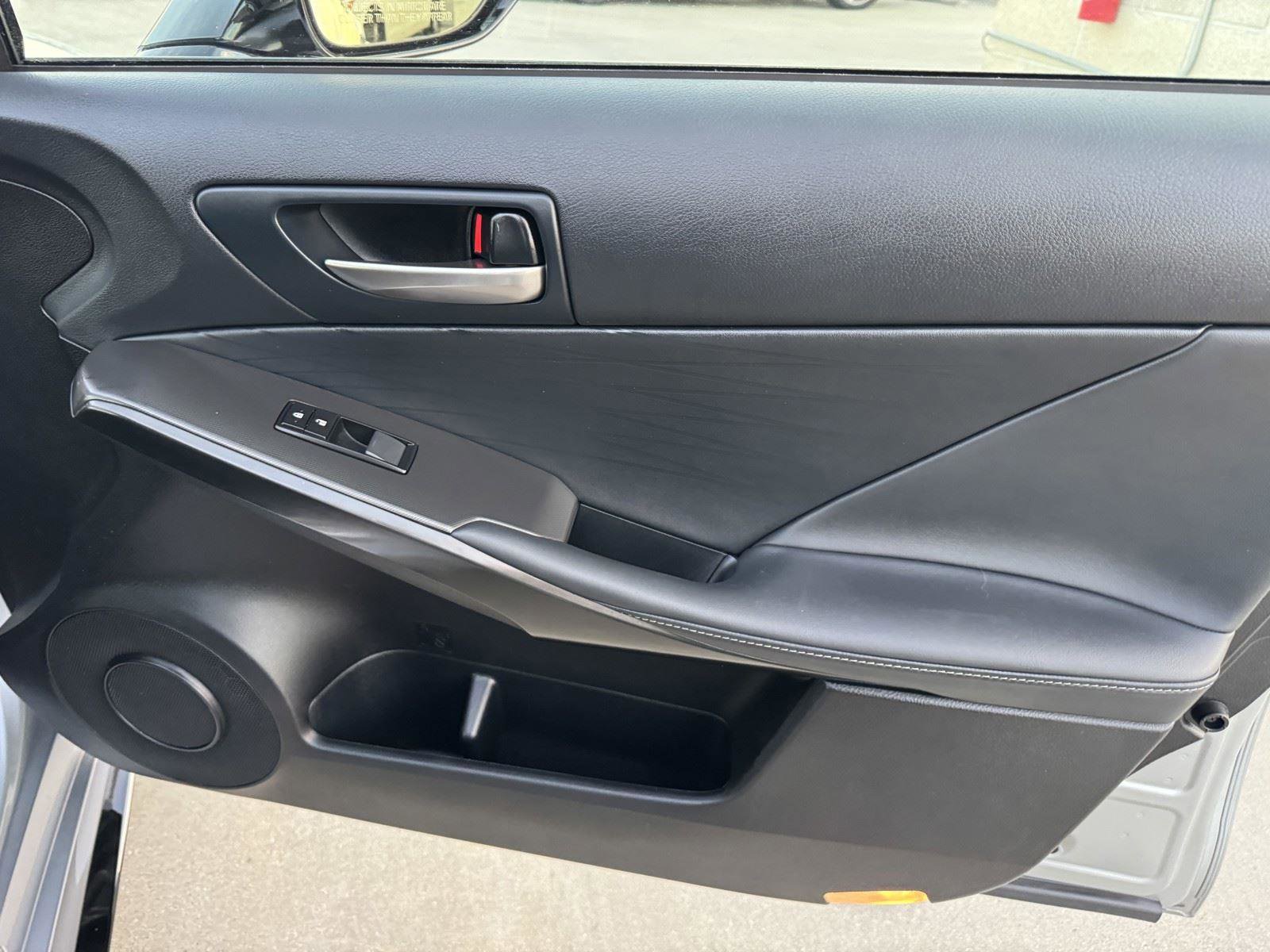 Used 2025 Lexus IS 350 F Sport image 9