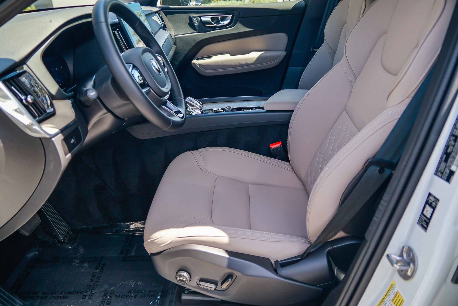 Used 2026 Volvo XC60 B5 Plus w/ Protection Package Premier image 21