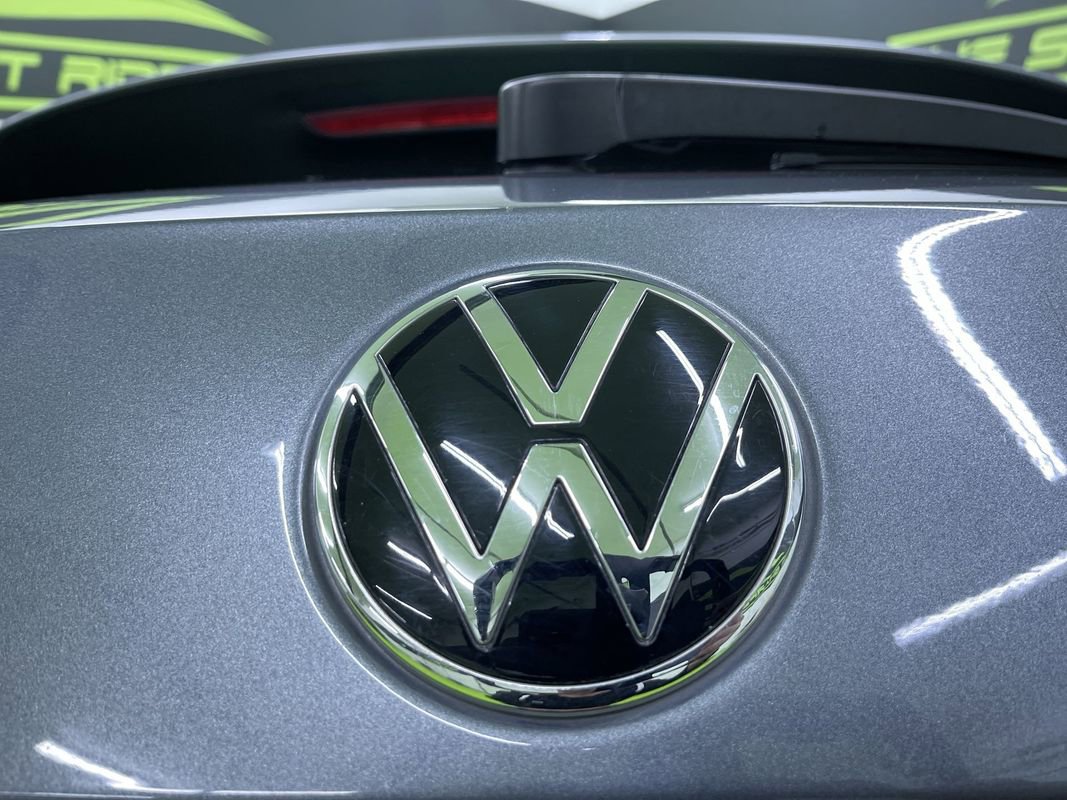 Used 2022 Volkswagen Taos SE w/ IQ.Drive SE Package image 11