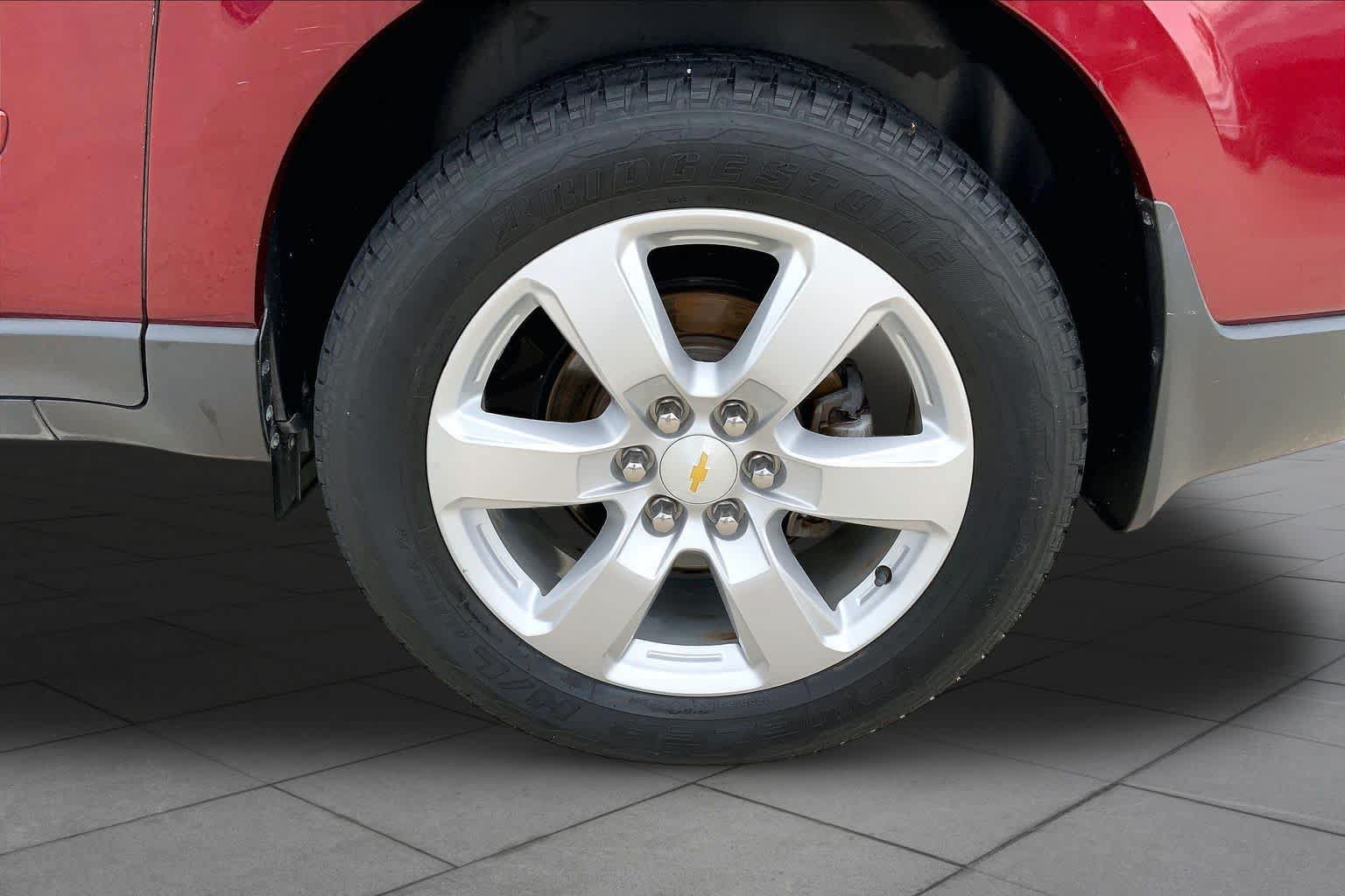 Used 2016 Chevrolet Traverse LT w/ Traveler's Package FWD image 11