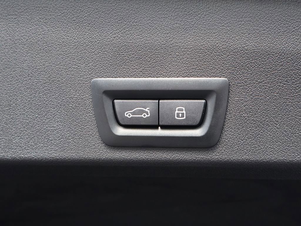 New 2026 BMW XM Label Red image 19