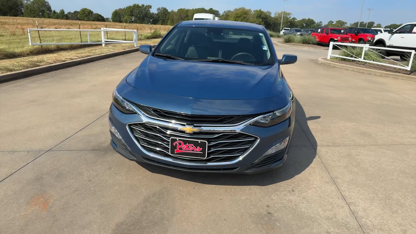 Used 2025 Chevrolet Malibu LT FWD image 4