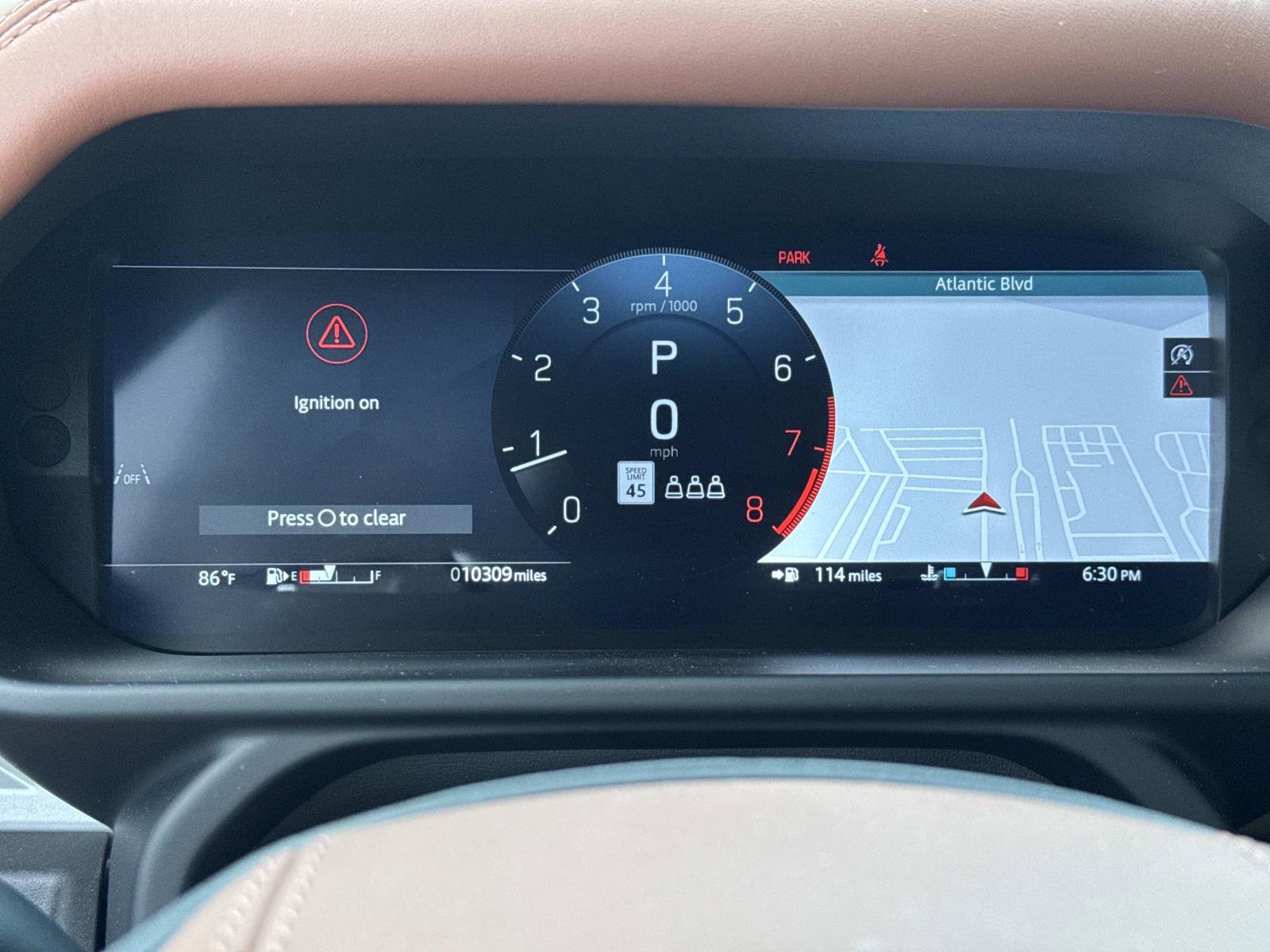 Used 2025 Land Rover Defender 110 image 30