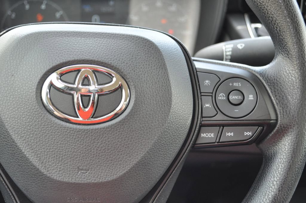 Used 2025 Toyota Corolla LE w/ LE Premium Package FWD image 11