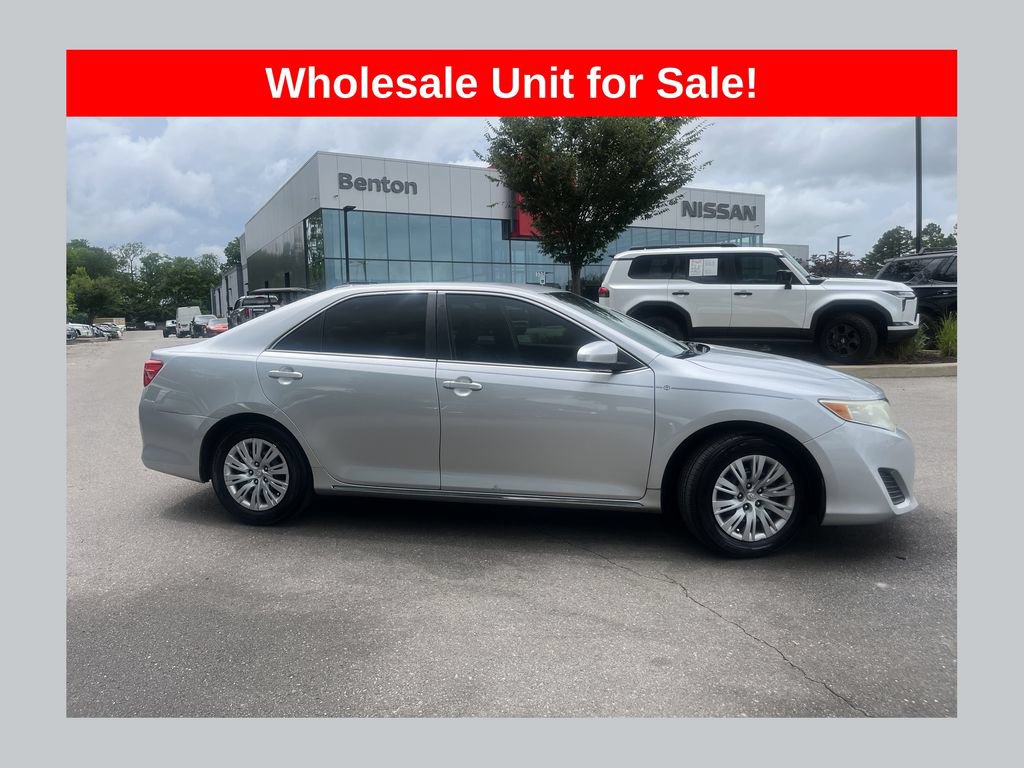 Used 2012 Toyota Camry LE FWD image 1