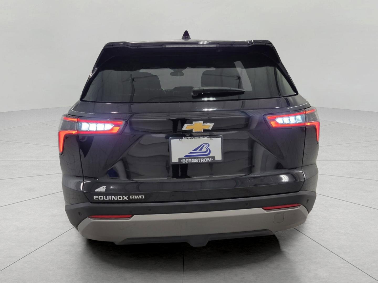 Used 2025 Chevrolet Equinox LT AWD/4WD image 24
