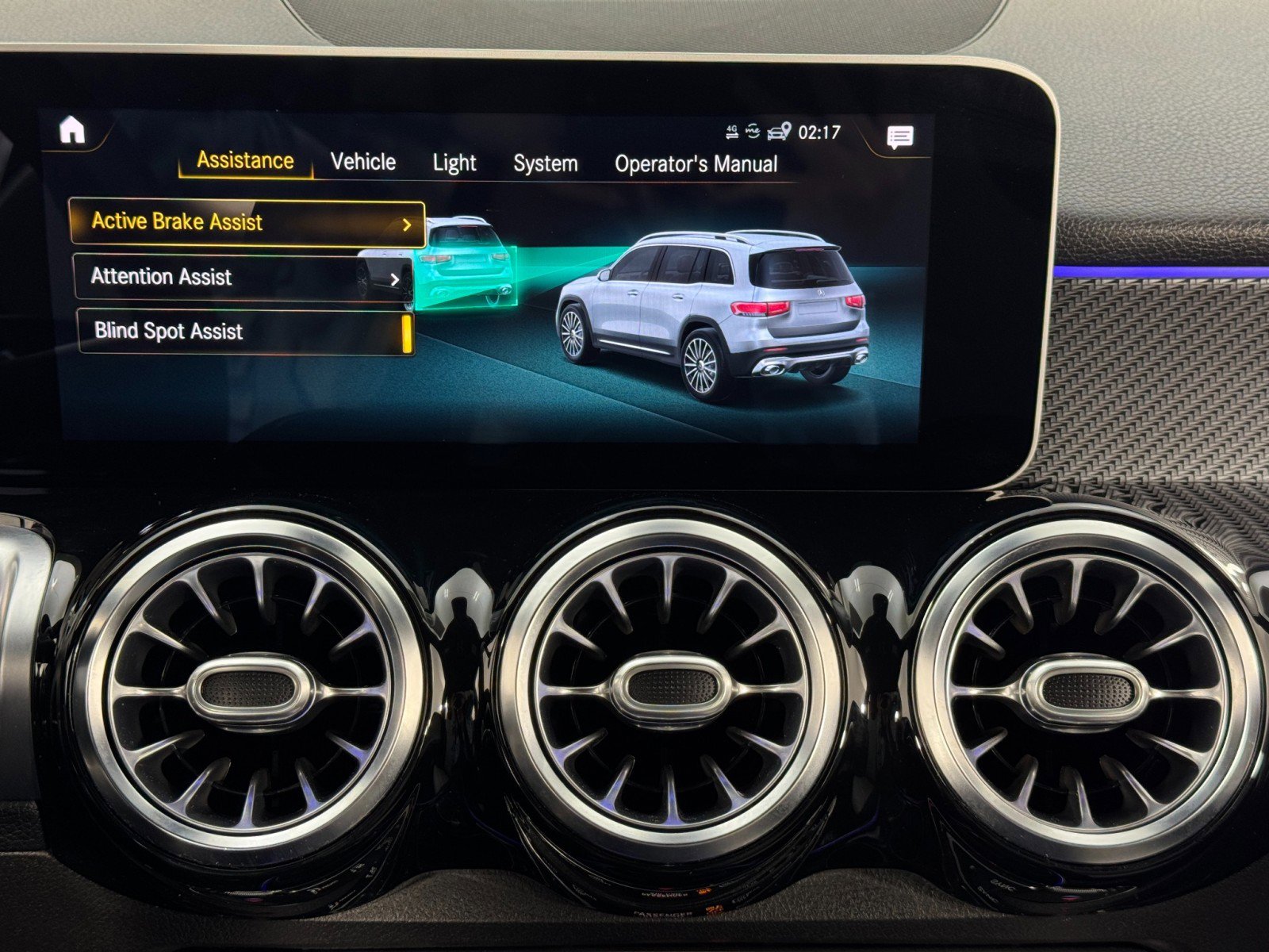 Used 2021 Mercedes-Benz GLB 35 AMG 4MATIC image 28