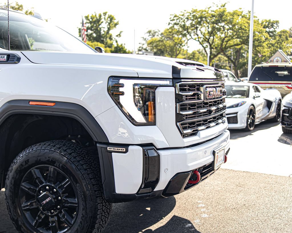Used 2025 GMC Sierra 2500 AT4 w/ AT4 Premium Plus Package AWD/4WD image 3
