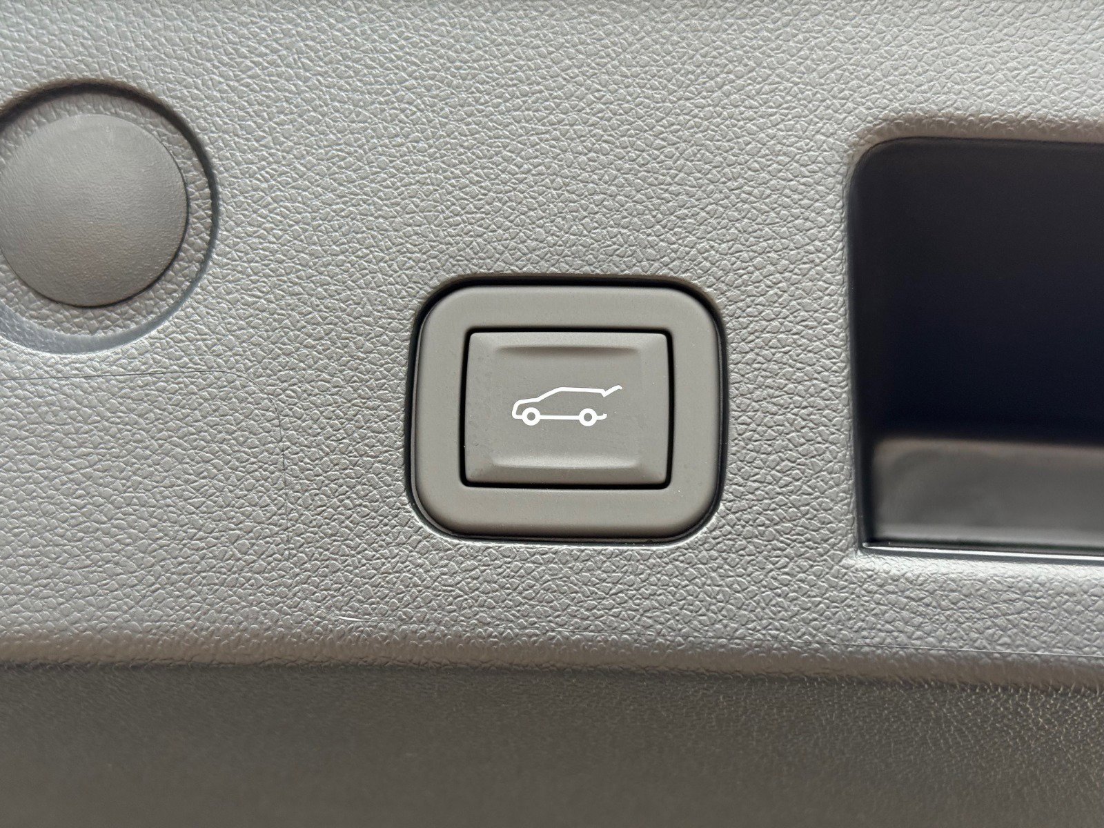 New 2026 GMC Terrain Denali w/ LPO, Floor Liner Package image 13