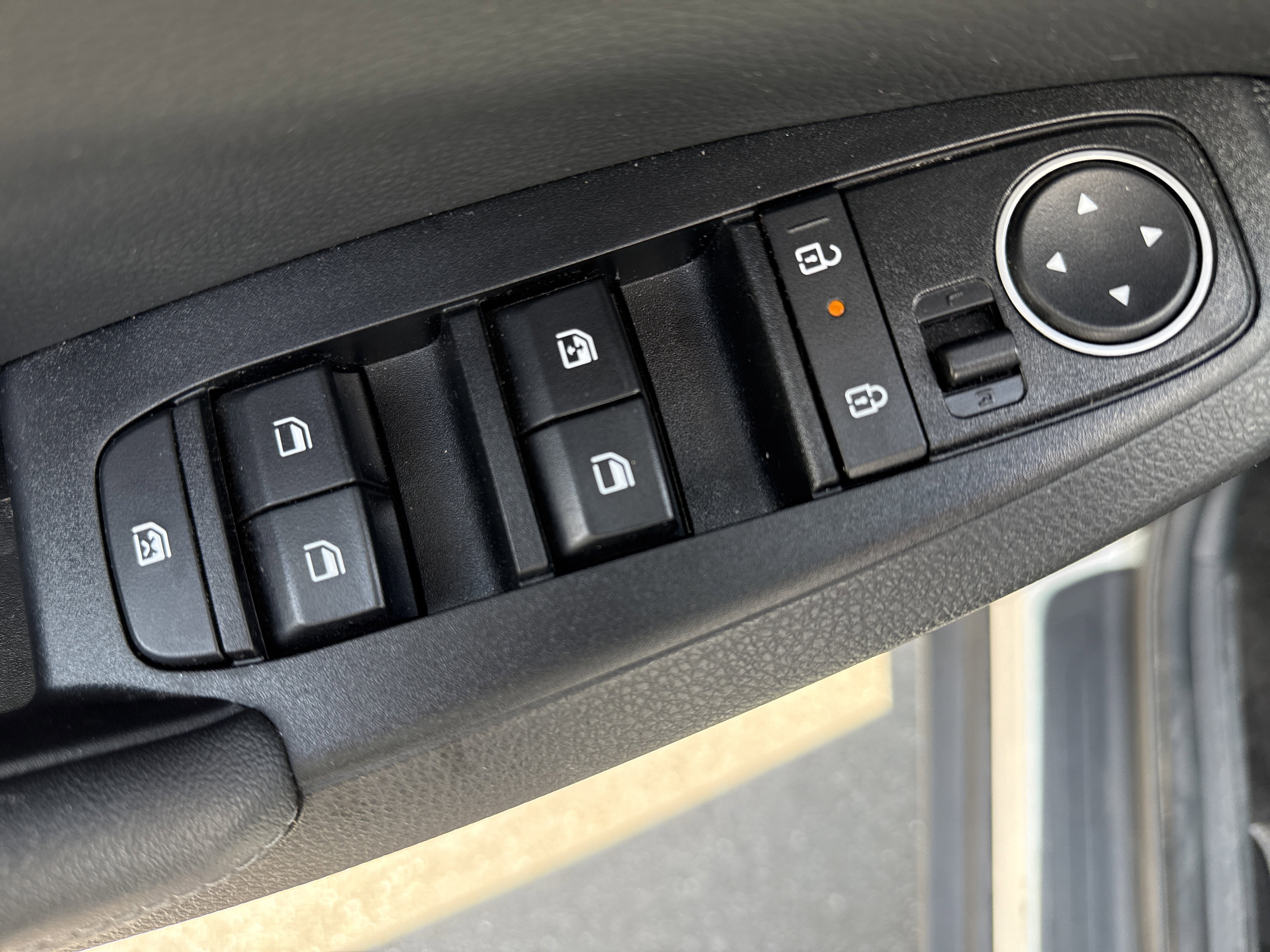 Certified 2025 Kia Seltos S AWD/4WD image 19