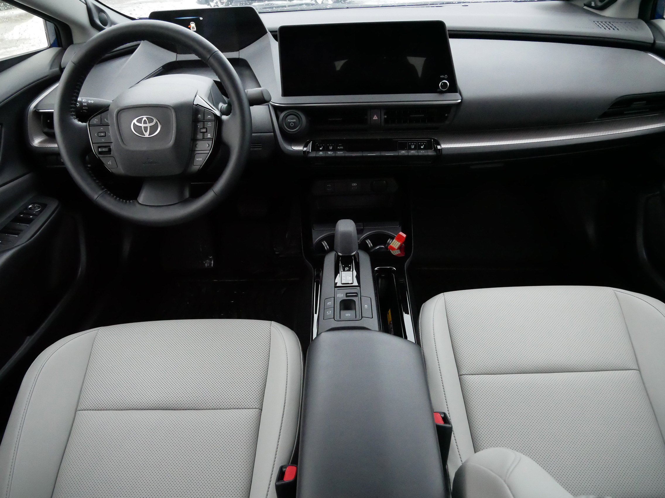 Used 2025 Toyota Prius Limited image 10