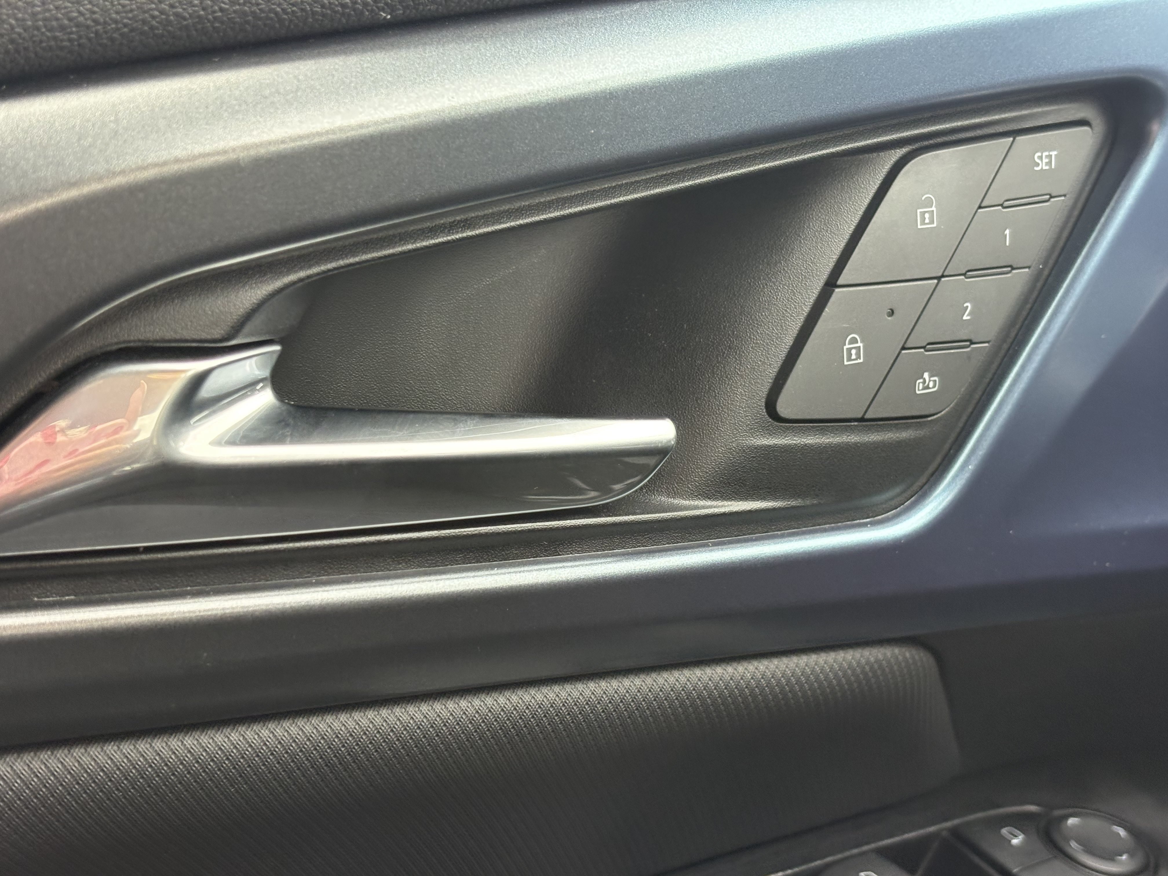Used 2024 Chevrolet Equinox EV LT w/ LPO, Blackout Package FWD image 26
