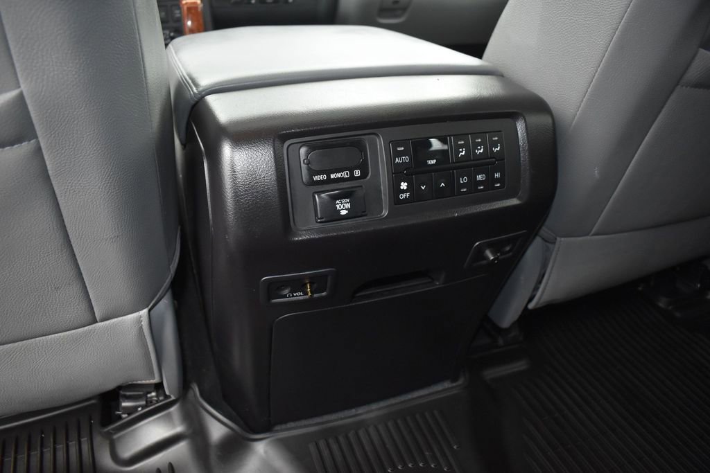 Used 2019 Toyota Sequoia Platinum AWD/4WD image 19