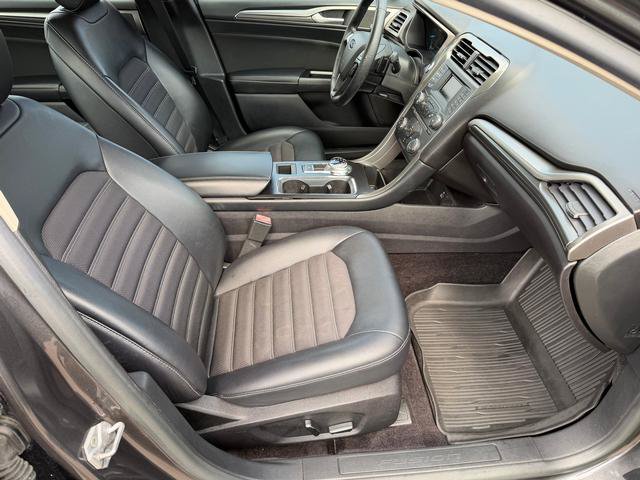 Used 2017 Ford Fusion SE w/ Equipment Group 201A AWD/4WD image 9