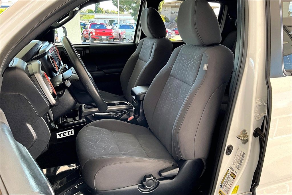 Used 2017 Toyota Tacoma TRD Sport image 22