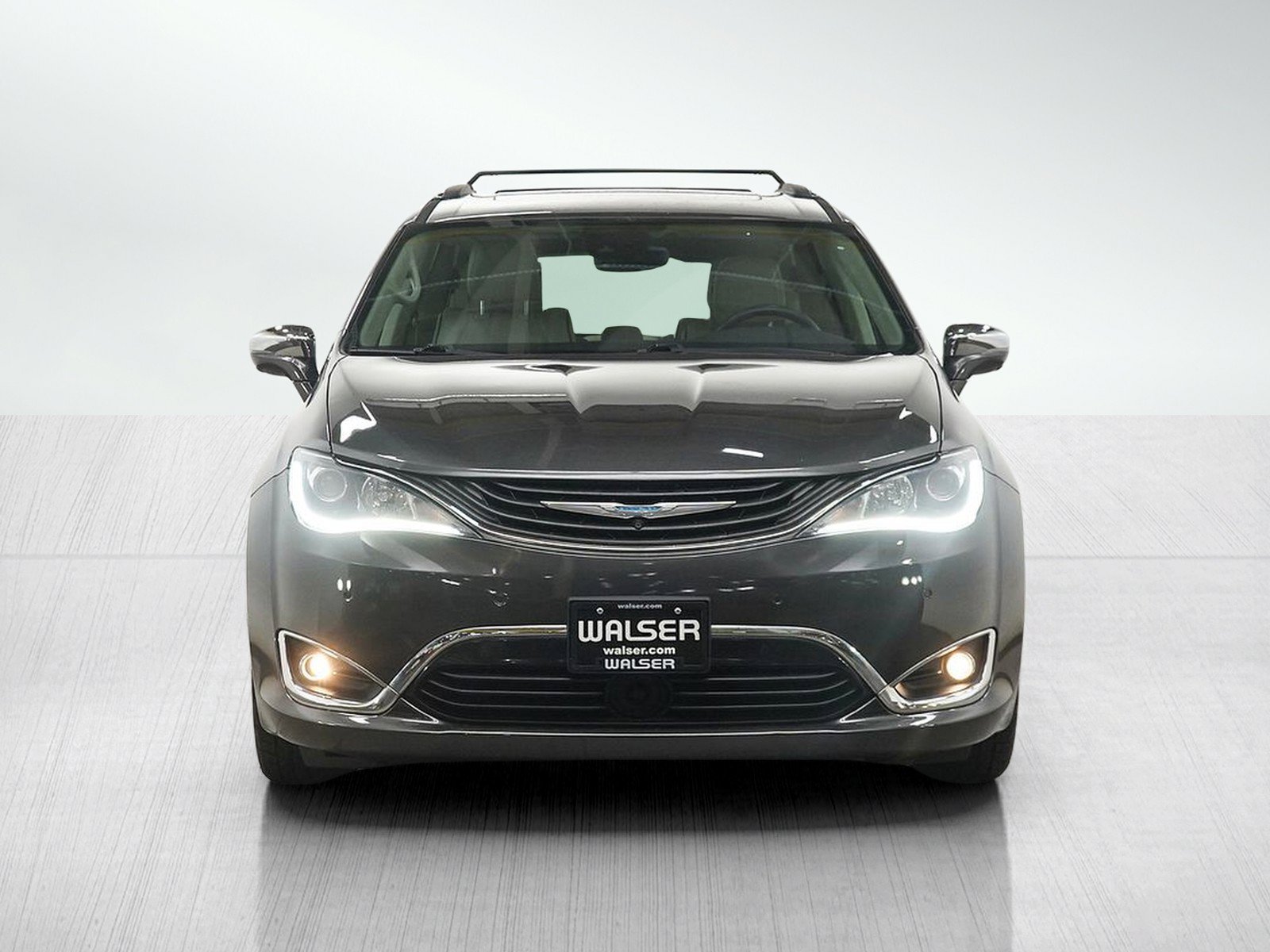Used 2018 Chrysler Pacifica Limited w/ Advanced Safetytec Group FWD image 8