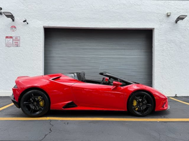 Used 2021 Lamborghini Huracan EVO RWD image 7