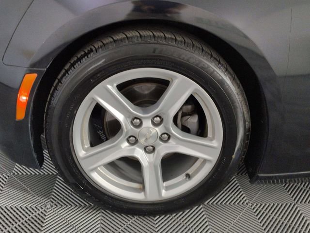 Used 2020 Chevrolet Camaro LT image 8