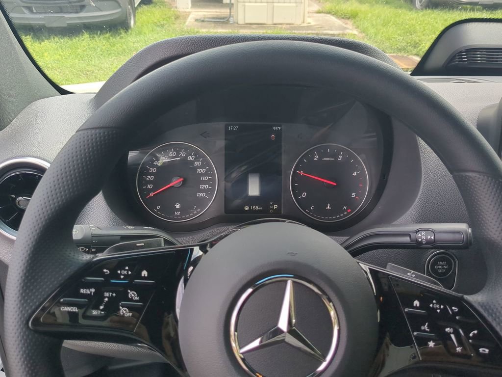 Used 2025 Mercedes-Benz Sprinter 2500 image 3