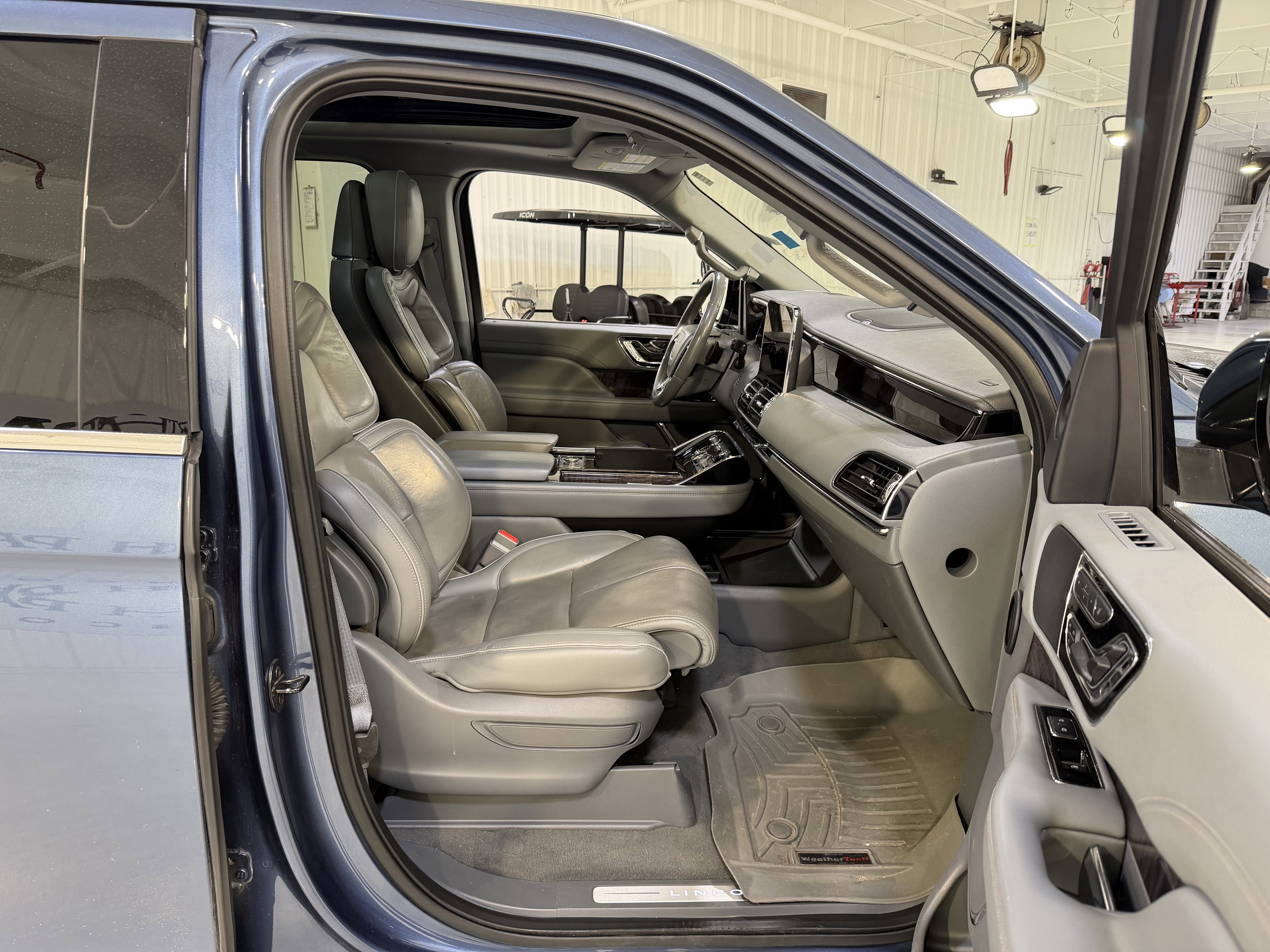 Used 2019 Lincoln Navigator Reserve image 15