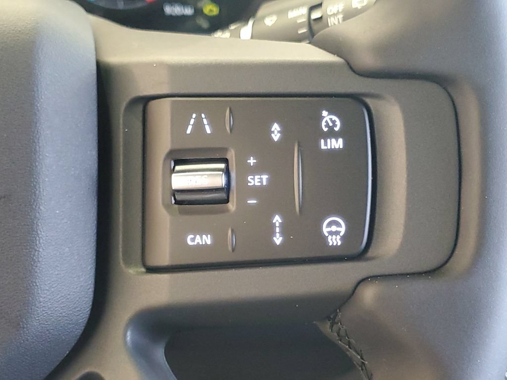 New 2026 Land Rover Defender 110 X-Dynamic SE AWD/4WD image 18