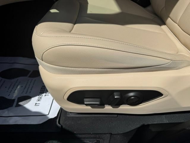 Used 2024 Jeep Grand Cherokee L Limited w/ Luxury Tech Group II AWD/4WD image 17