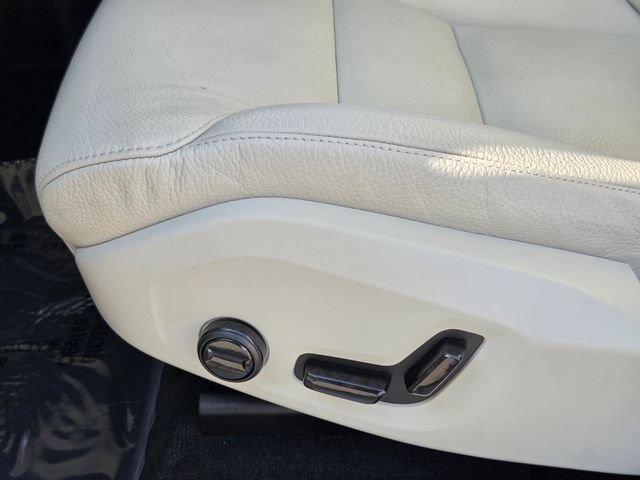 Certified 2024 Volvo XC60 B5 Plus w/ Protection Package Premier AWD/4WD image 9