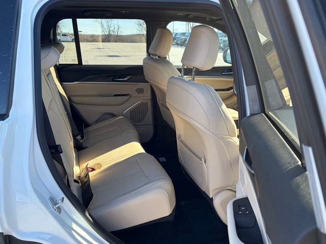 New 2026 Jeep Grand Cherokee Limited w/ Limited Altitude Package AWD/4WD image 34