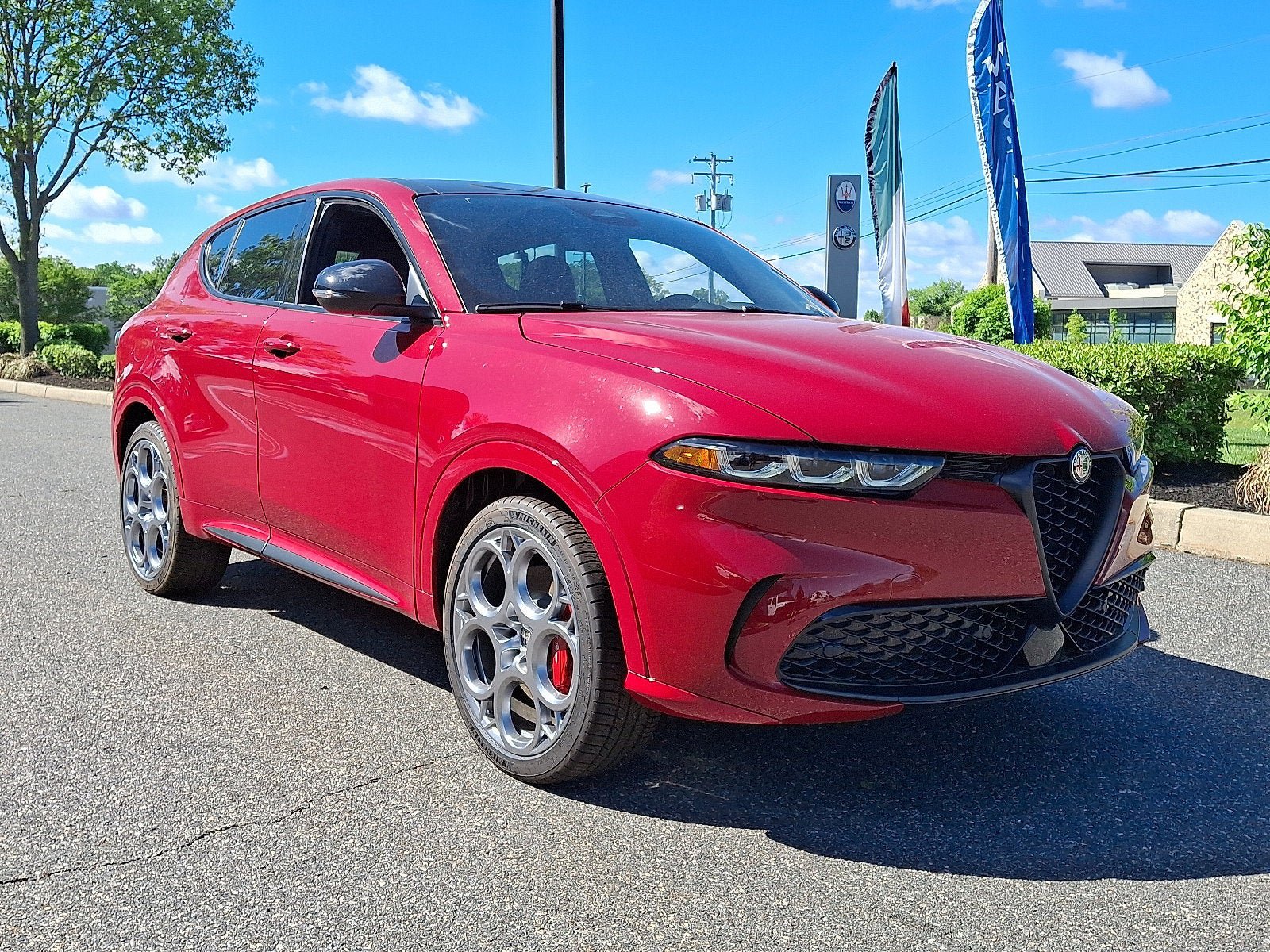 Used 2025 Alfa Romeo Tonale Tributo Italiano AWD/4WD image 2