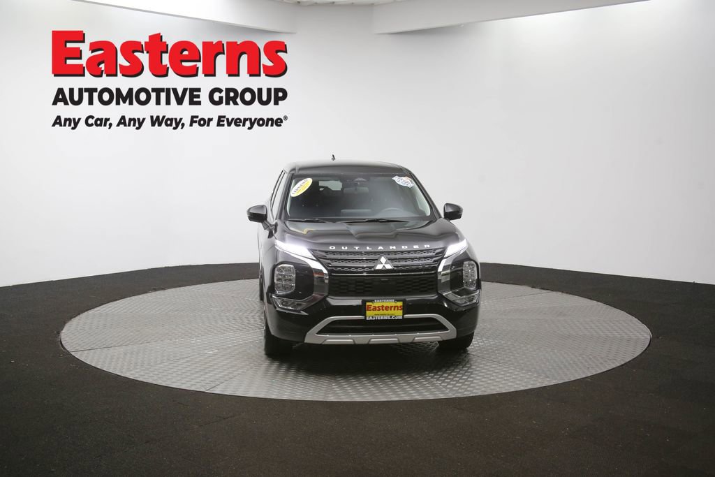 Used 2023 Mitsubishi Outlander SE image 53