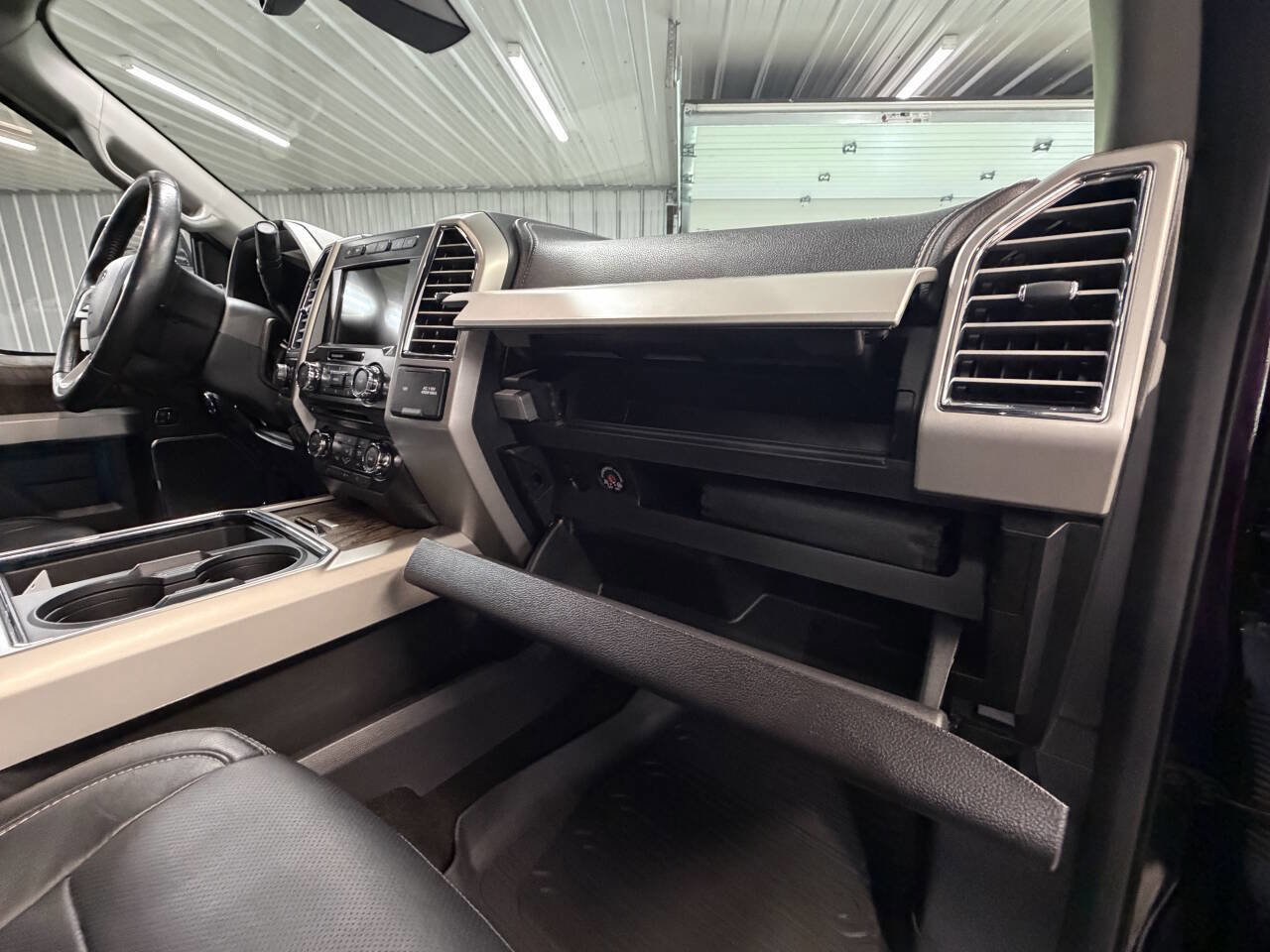 Used 2017 Ford F350 Lariat w/ Lariat Ultimate Package AWD/4WD image 46