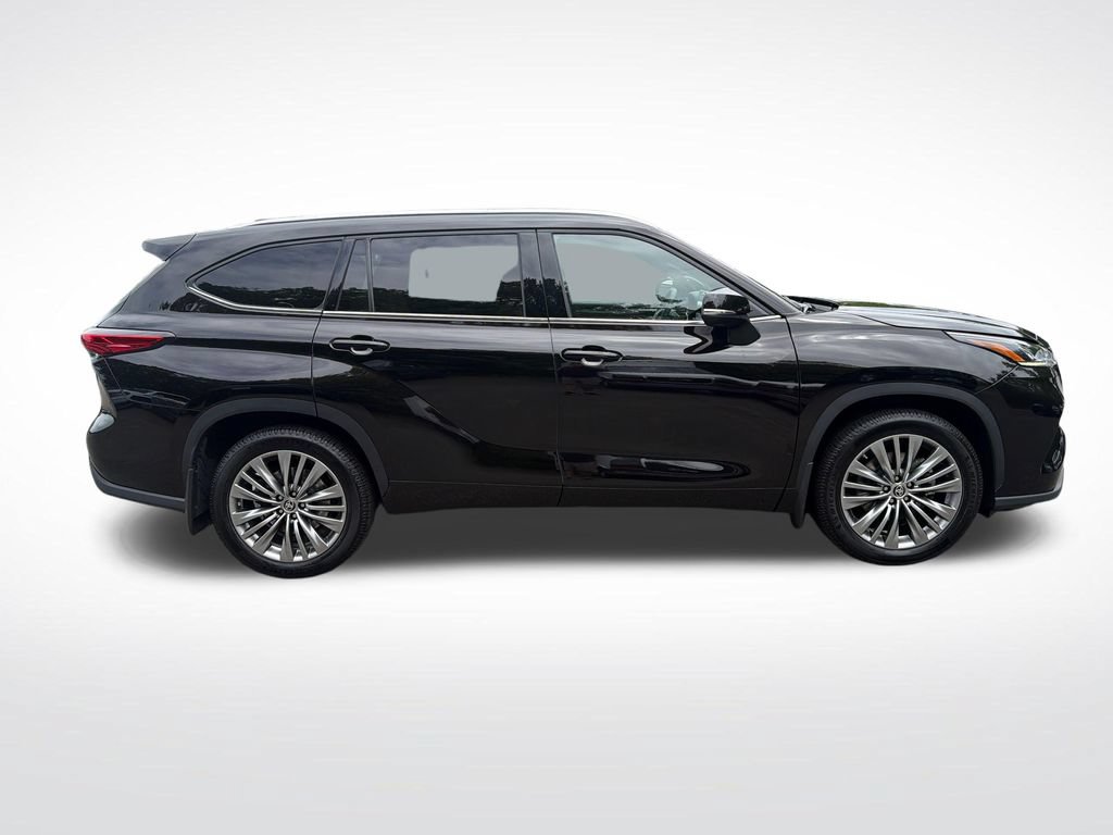 Used 2021 Toyota Highlander Platinum AWD/4WD image 7
