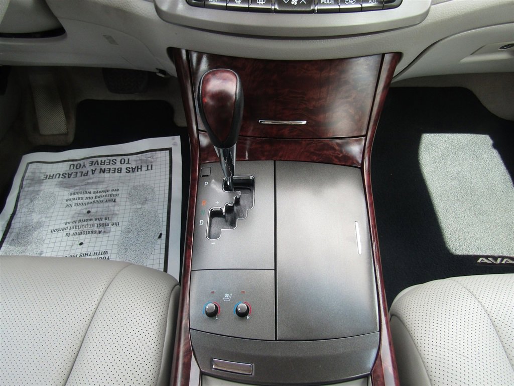 Used 2011 Toyota Avalon Limited FWD image 27