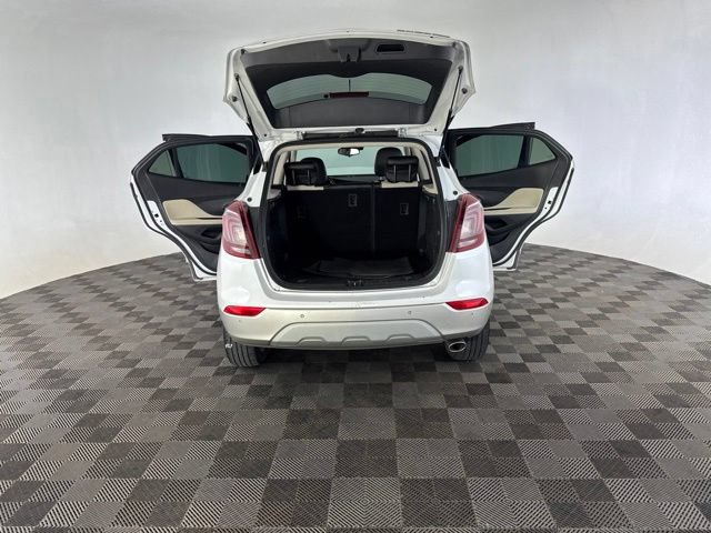 Used 2022 Buick Encore Preferred w/ Safety Package II AWD/4WD image 17
