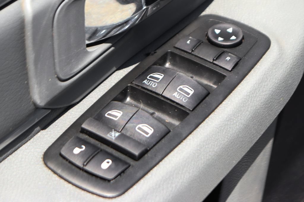 Used 2018 RAM 2500 SLT AWD/4WD image 16