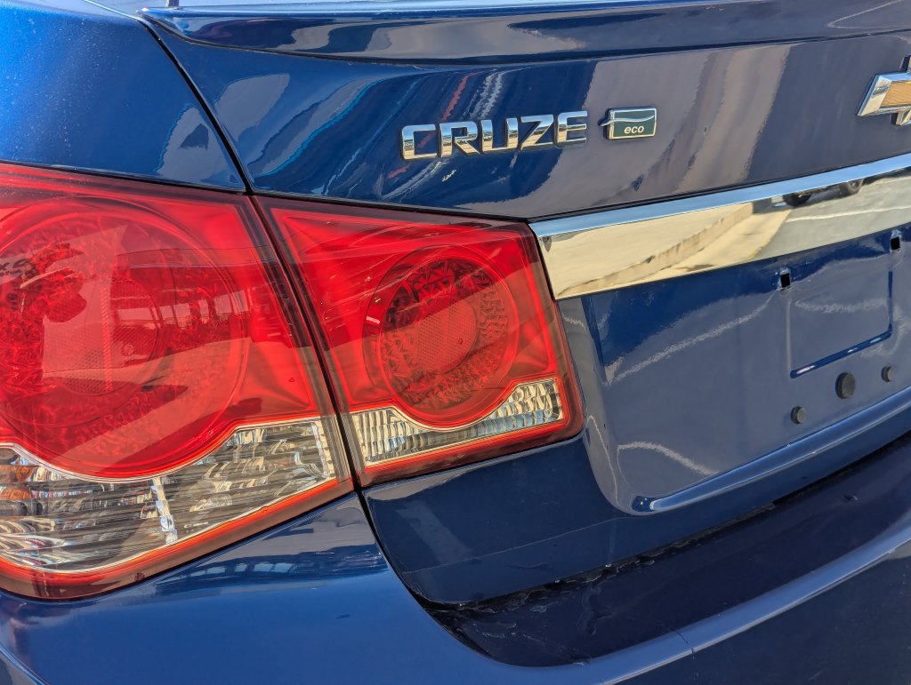 Used 2012 Chevrolet Cruze LT w/ RS Package FWD image 5