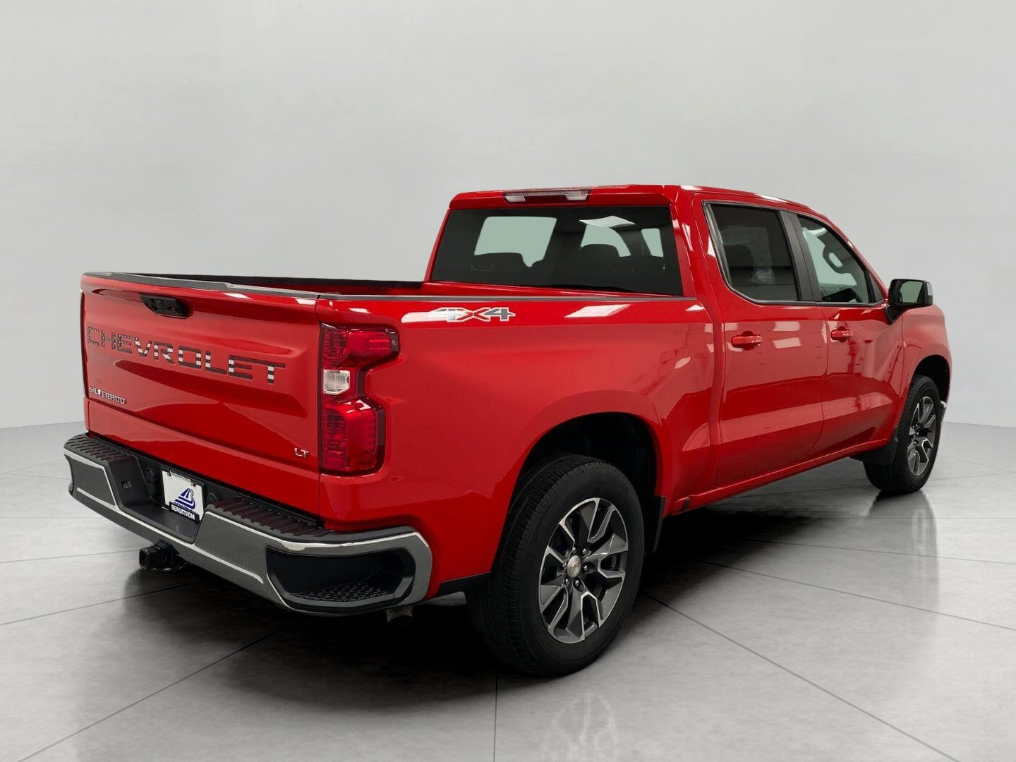 Used 2024 Chevrolet Silverado 1500 LT AWD/4WD image 3