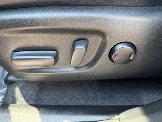 Used 2017 Toyota RAV4 Limited AWD/4WD image 19
