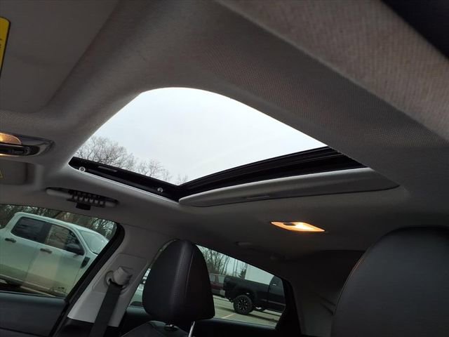 Used 2023 Hyundai Elantra Limited image 18