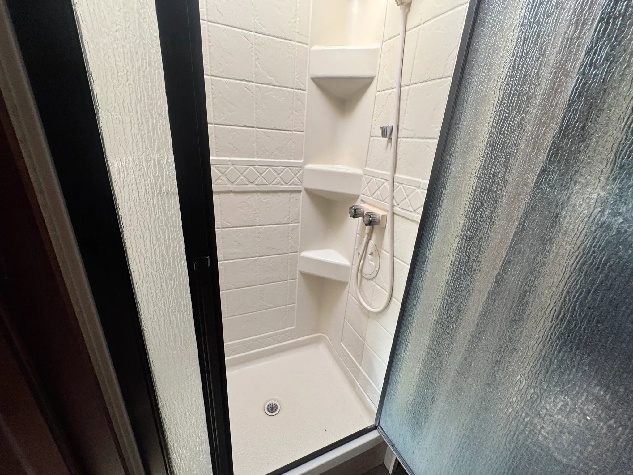 Used 2015 Ford E-450 and Econoline 450 Super Duty w/ Motorhome Prep Package image 53