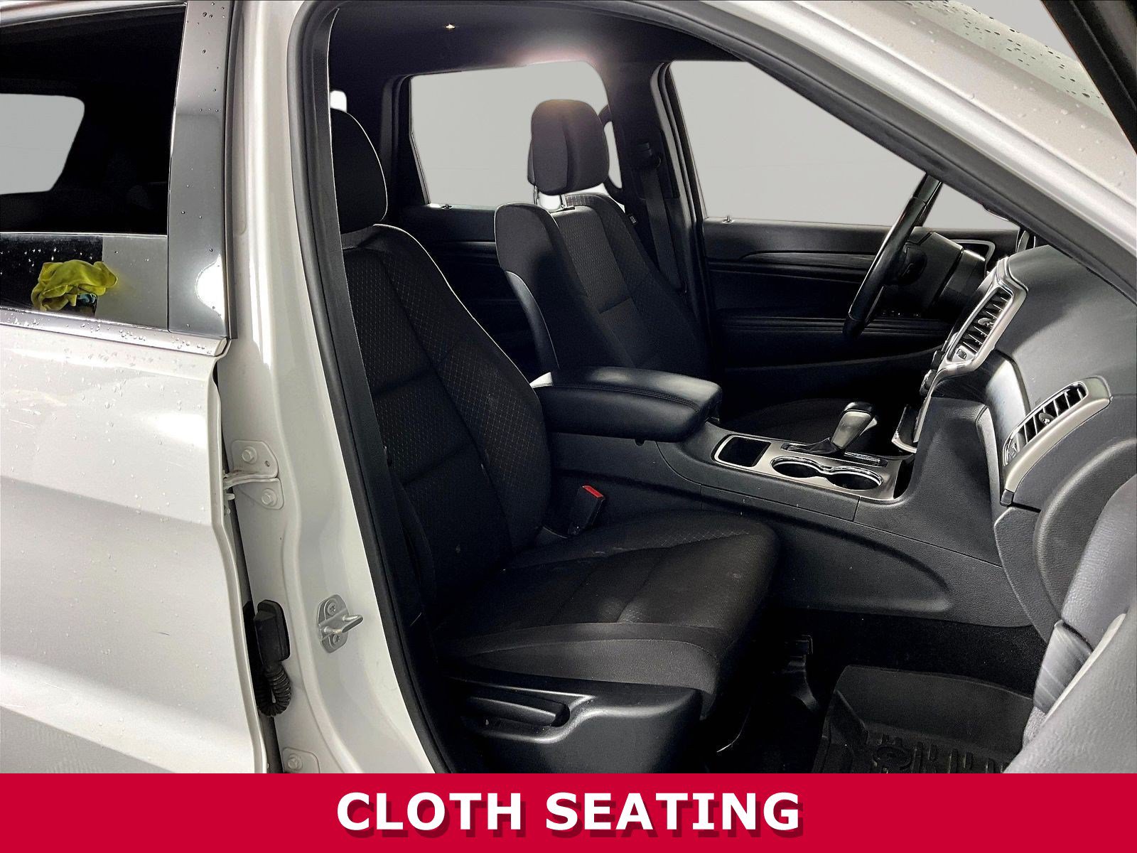 Used 2021 Jeep Grand Cherokee Laredo AWD/4WD image 27