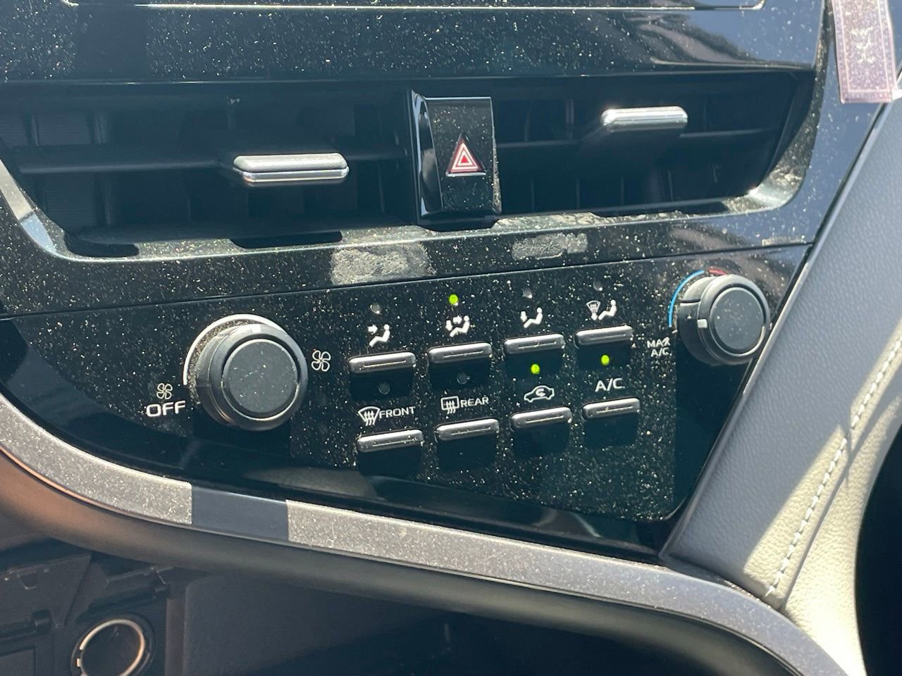 Used 2021 Toyota Camry LE w/ Carpet Mat Package (TMS) FWD image 8