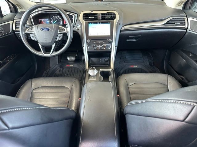 Used 2017 Ford Fusion SE w/ Fusion SE Technology Package FWD image 9