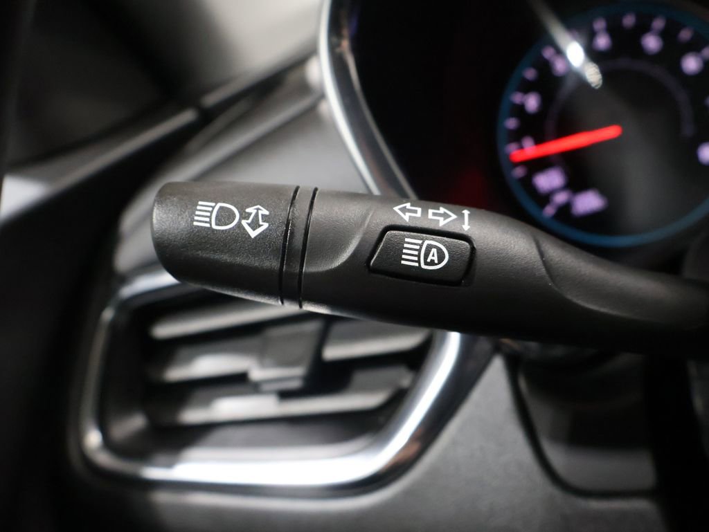 Used 2023 Chevrolet Equinox LT image 34