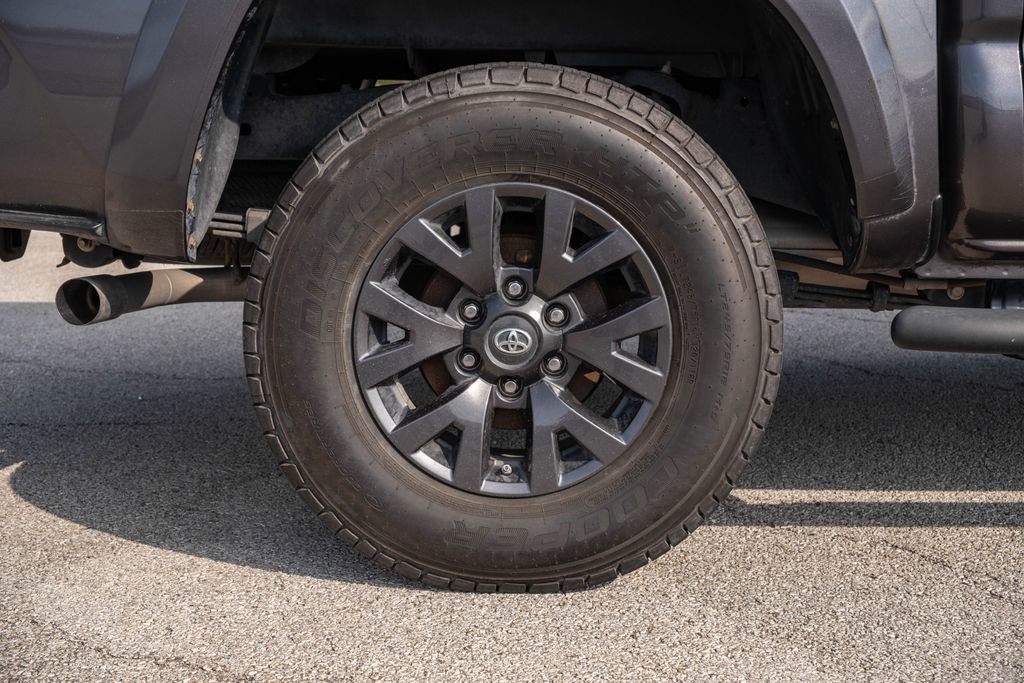 Used 2020 Toyota Tacoma SR5 image 9