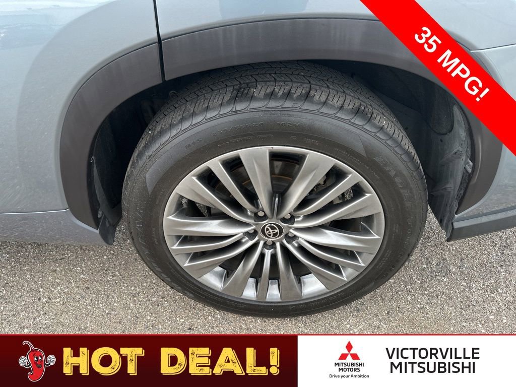 Used 2021 Toyota Highlander Platinum FWD image 12