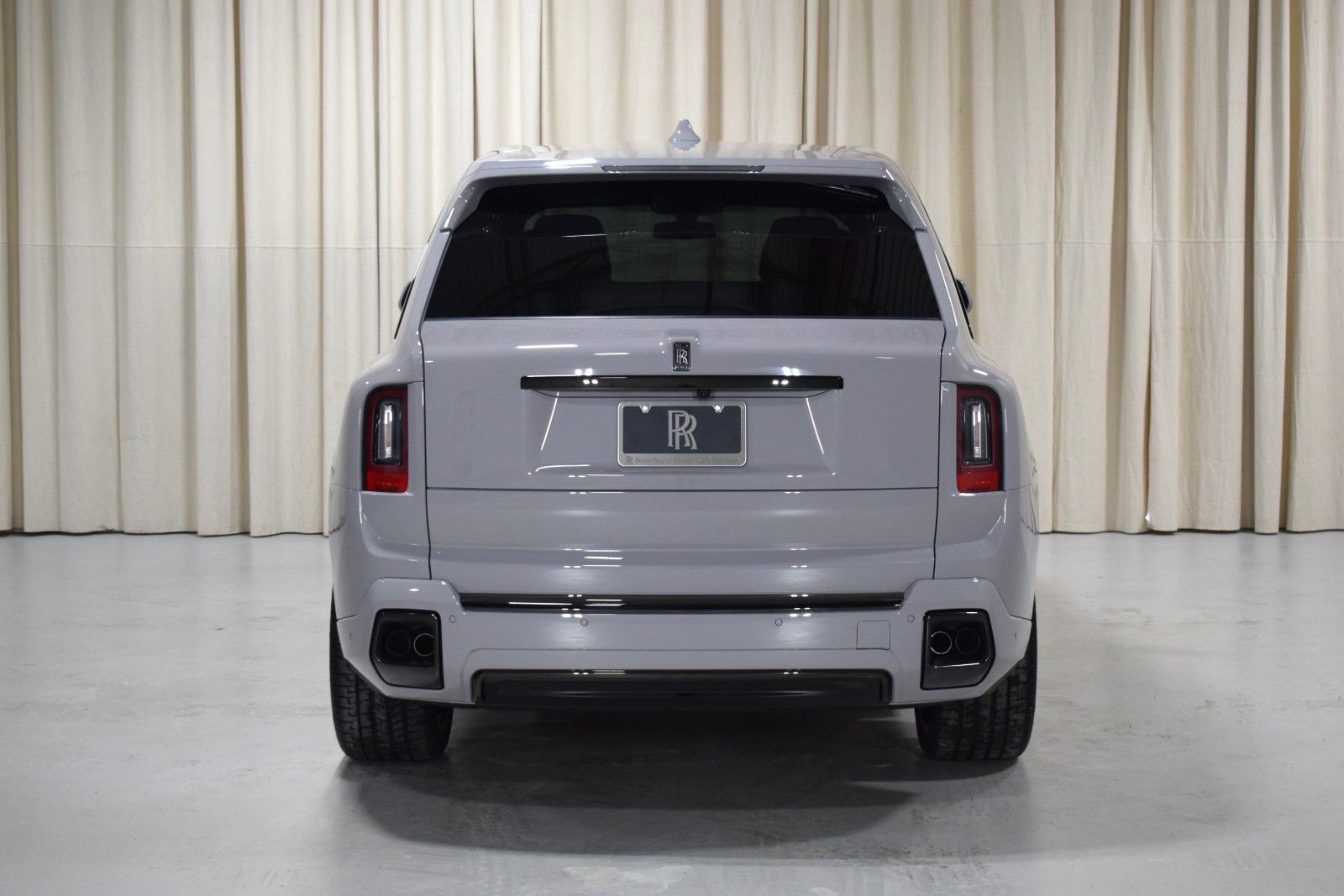 New 2026 Rolls-Royce Cullinan Black Badge AWD/4WD image 9