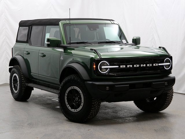 New 2024 Ford Bronco Outer Banks w/ Sasquatch Package